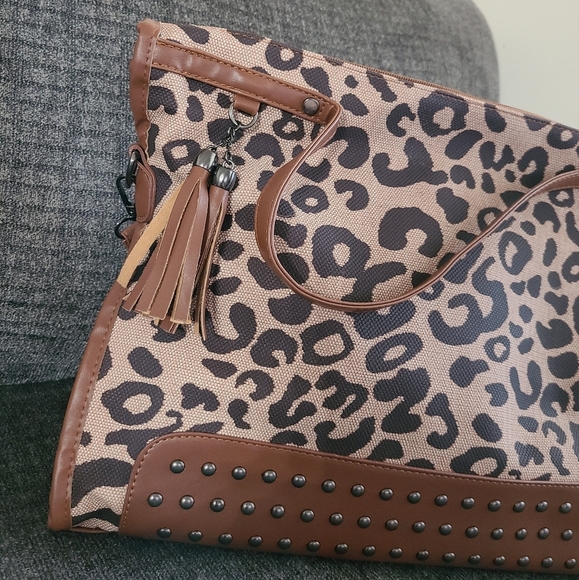 Leopard Print Studded Tote Bag - Picture 5 of 6